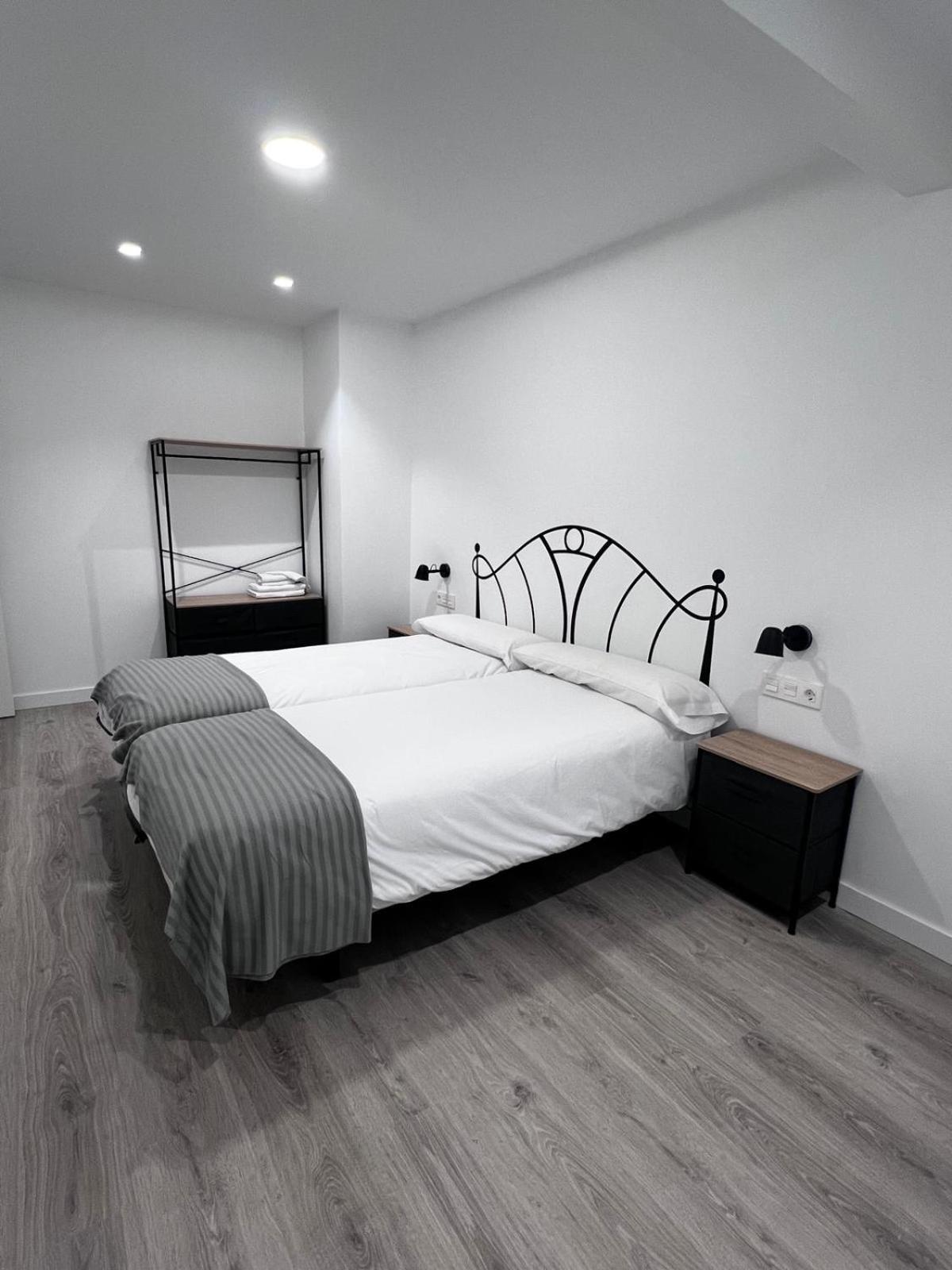 Hostal Monaco Valladolid Buitenkant foto